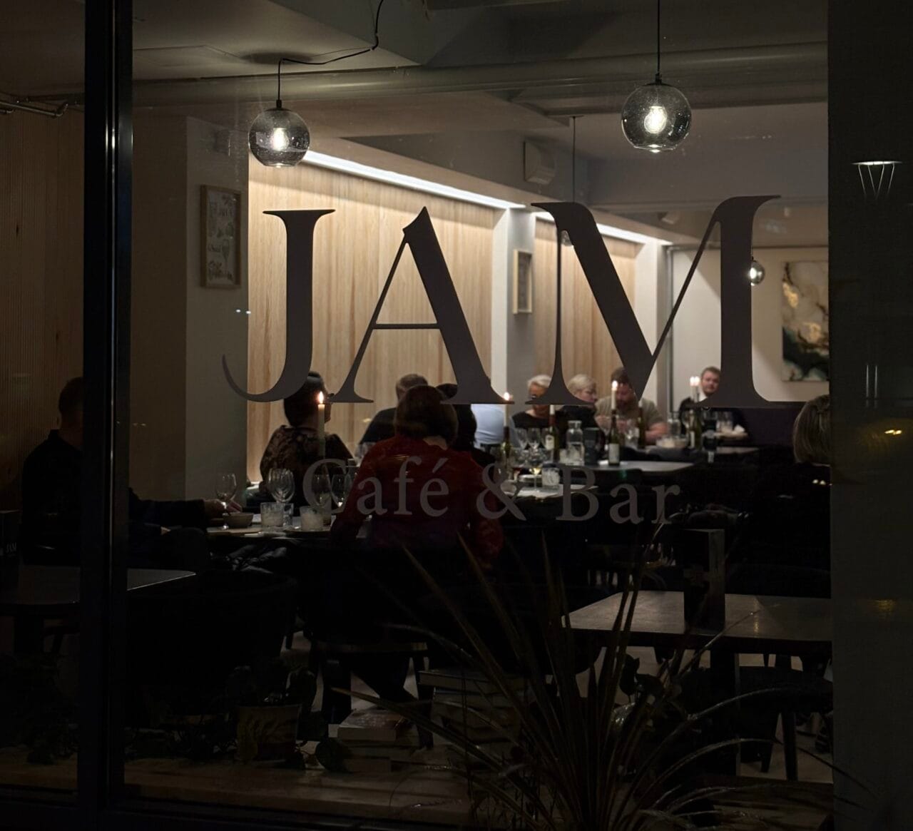 Kahvila-baari Nokialla